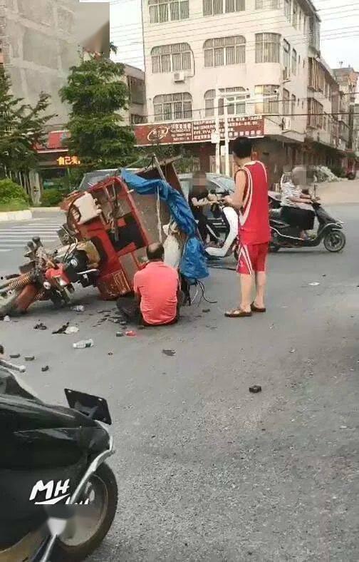 浙江交通事故最新爆料,多车连环相撞，现场情况紧急！